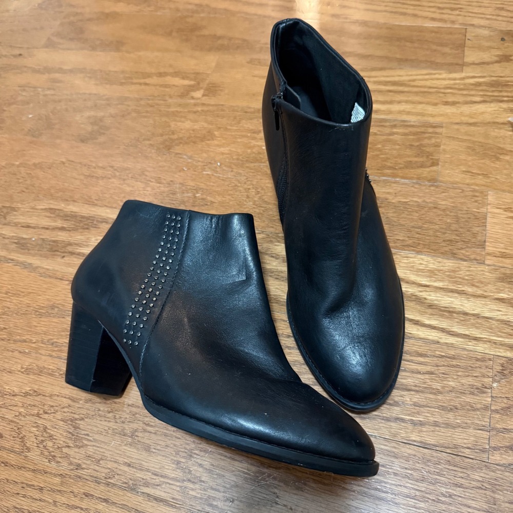 Vionic Georgia Black Studded Leather Block Heel Ankle Booties Women's Size 8